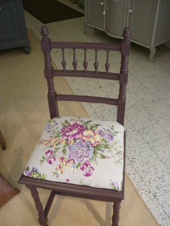 Chaise décorative avec tissu ancien